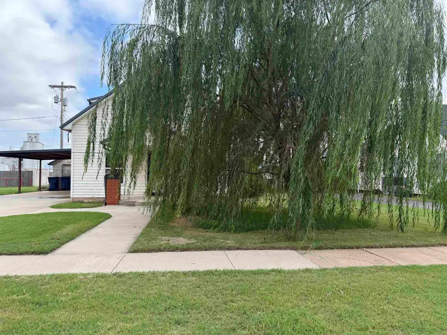 415 N Broadway, Okeene, OK 73763 - Image #2