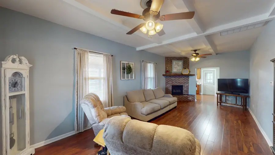 717 S Main St, Mooreland, OK 73852 - Image #2