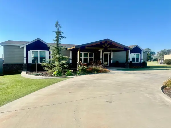 514 E Tenth Street, Leedey, OK 73654