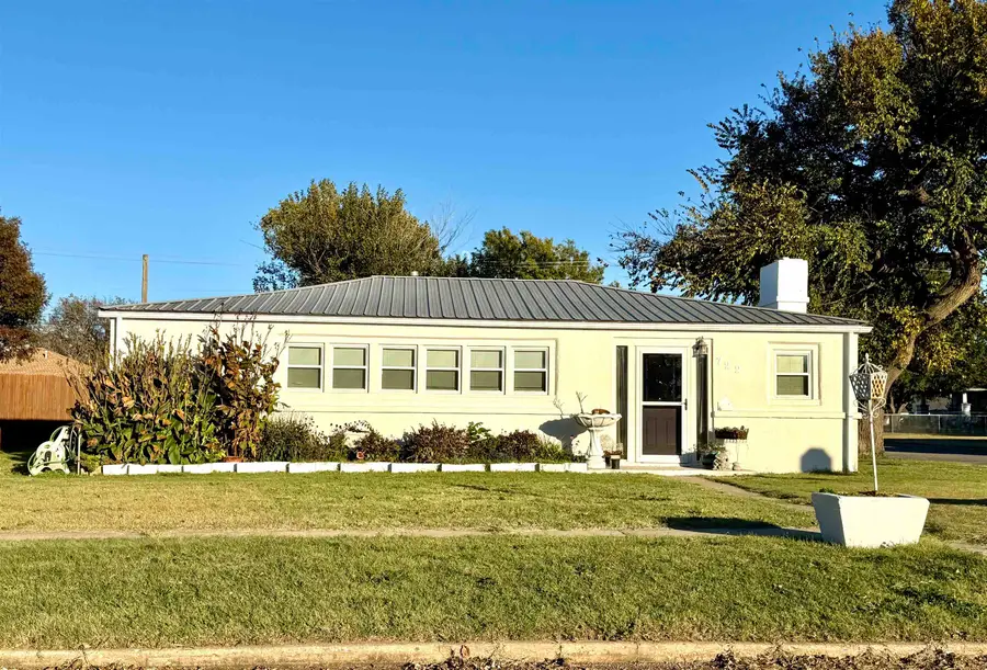 722 S Krouth St, Mooreland, OK 73852 - Image #2