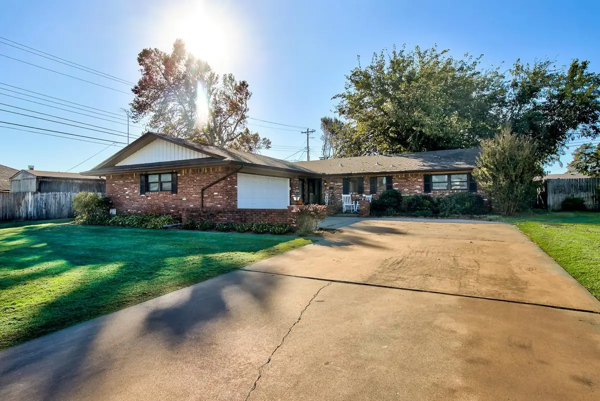 3109 W Oklahoma, Enid, OK 73703 - Image #1