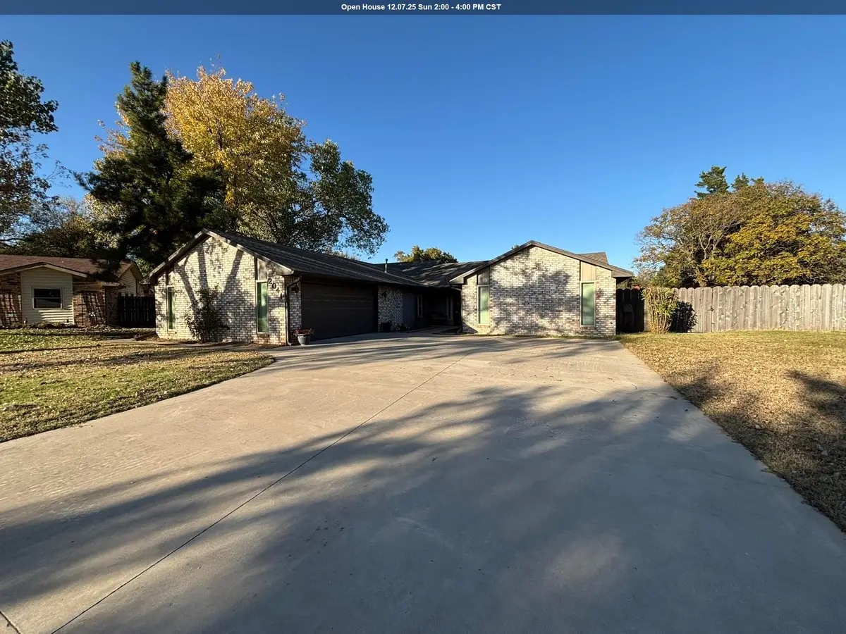 2041 Buggy Whip Ln, Enid, OK 73703 - Image #1