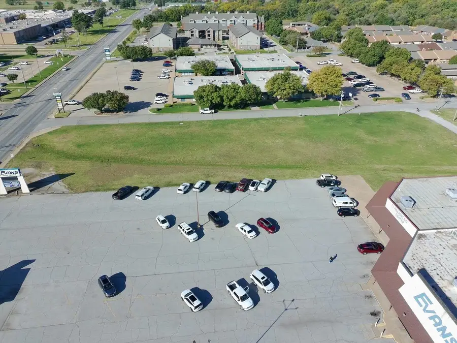 1120 W Willow Rd, Enid, OK 73703 - Image #3