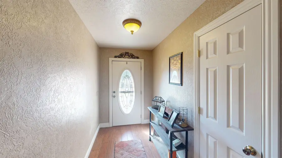 212 Juniper St, Woodward, OK 73801 - Image #2