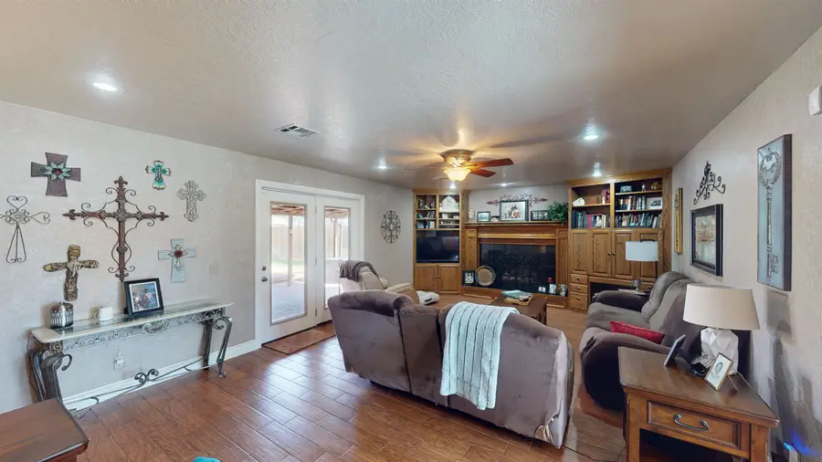 212 Juniper St, Woodward, OK 73801 - Image #3