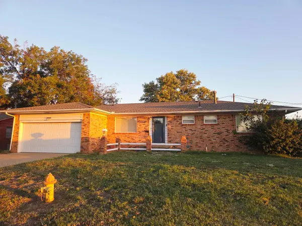 617 Cleveland, Hennessey, OK 73742