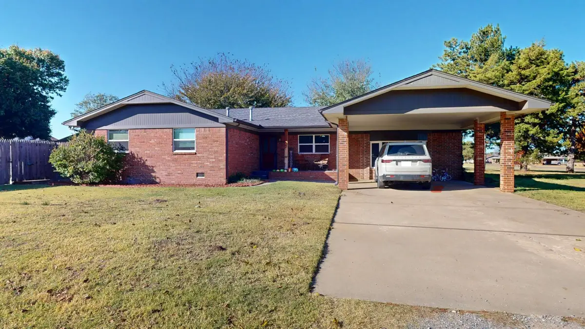 4805 Cedardale Rd, Woodward, OK 73801 - Image #1