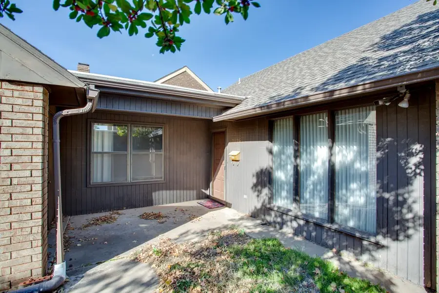 2126 Wilshire Dr, Enid, OK 73703 - Image #3