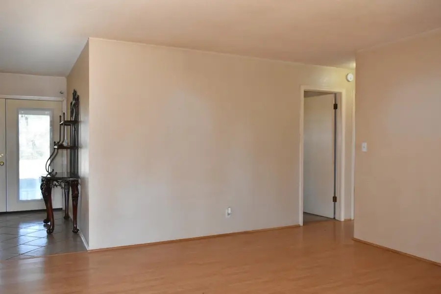 3110 Brooks Dr, Enid, OK 73701 - Image #2