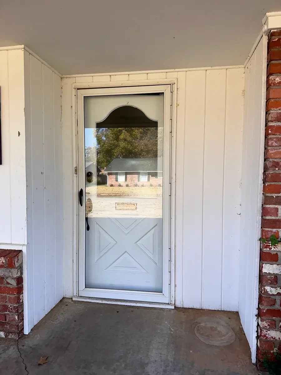 1909 Ramona Dr, Enid, OK 73703 - Image #2