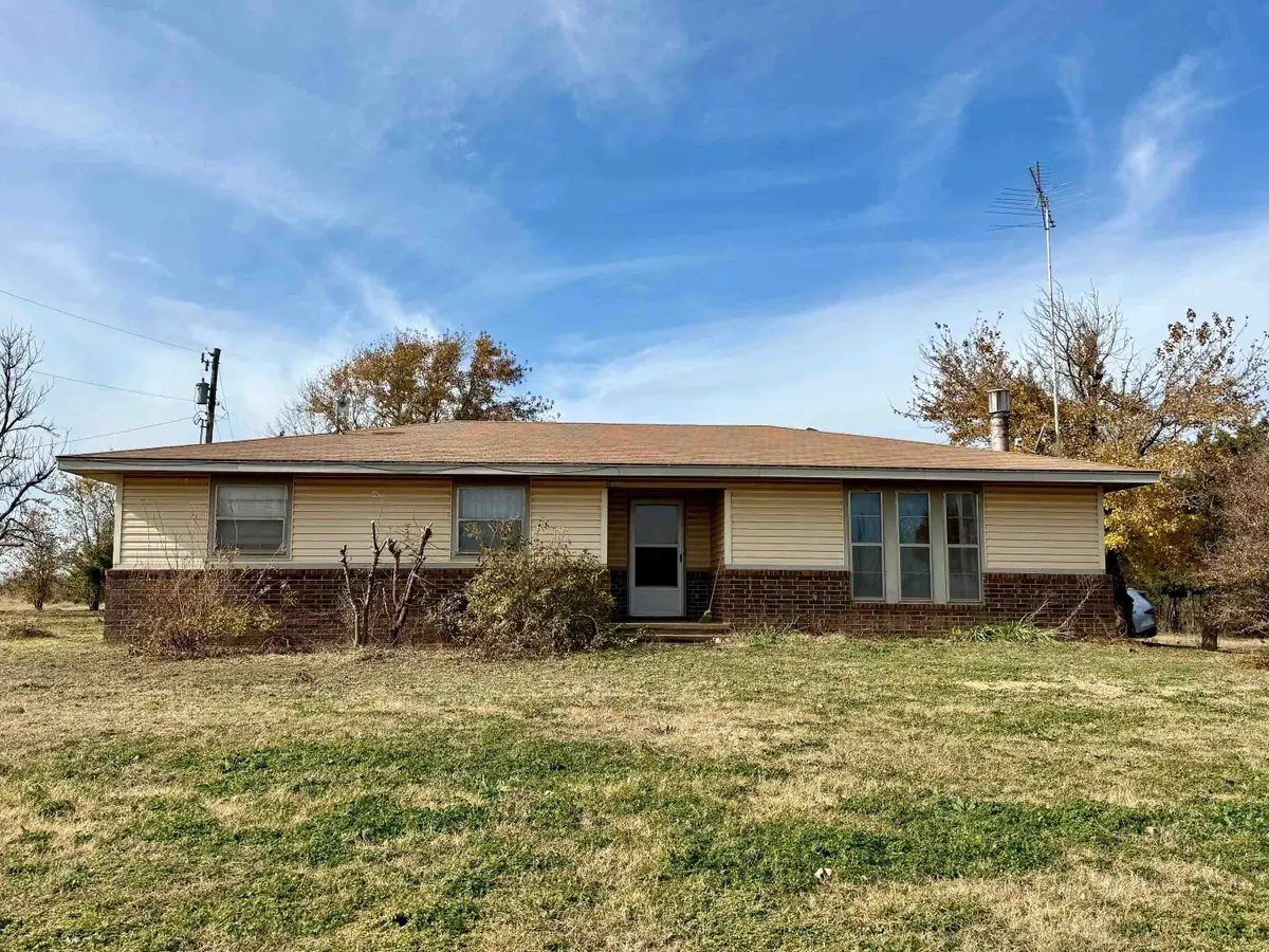 12724 S 16th St, Bison, OK 73720-7302 - Image #1