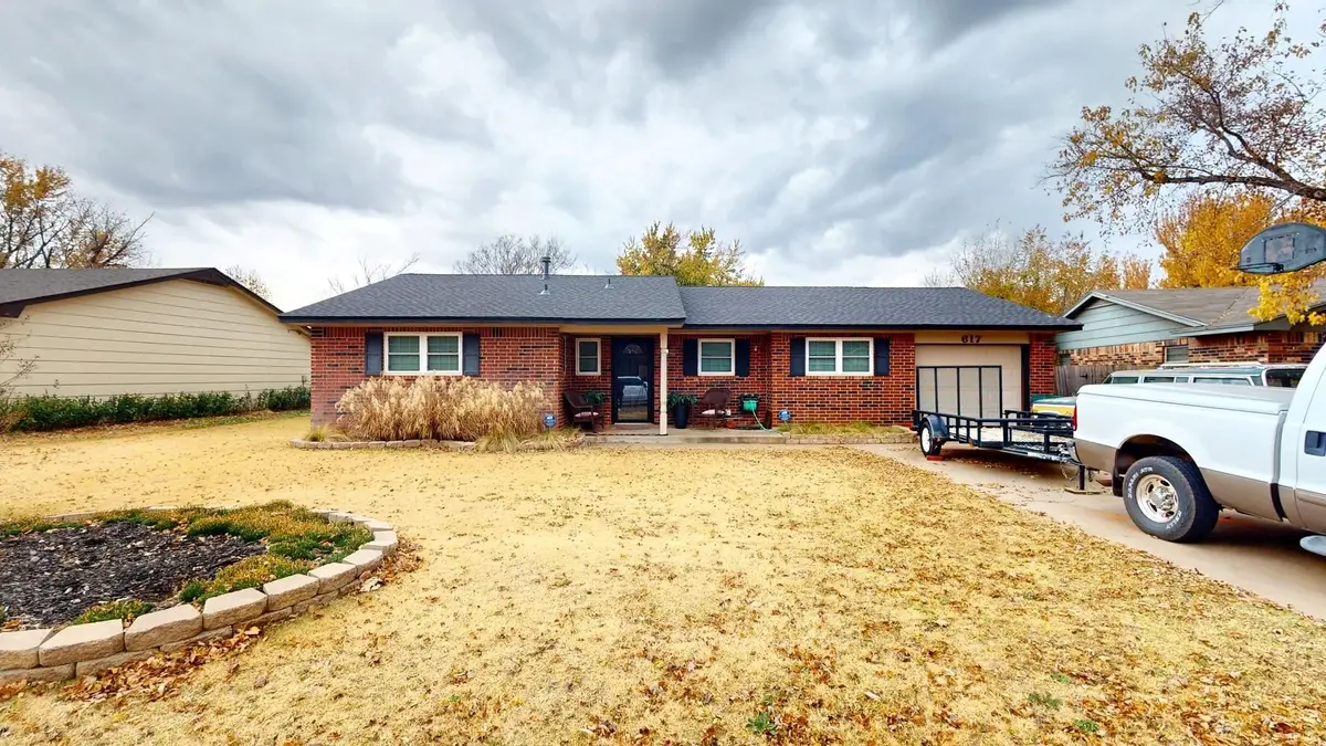 617 Comanche Dr, Woodward, OK 73801 - Image #1