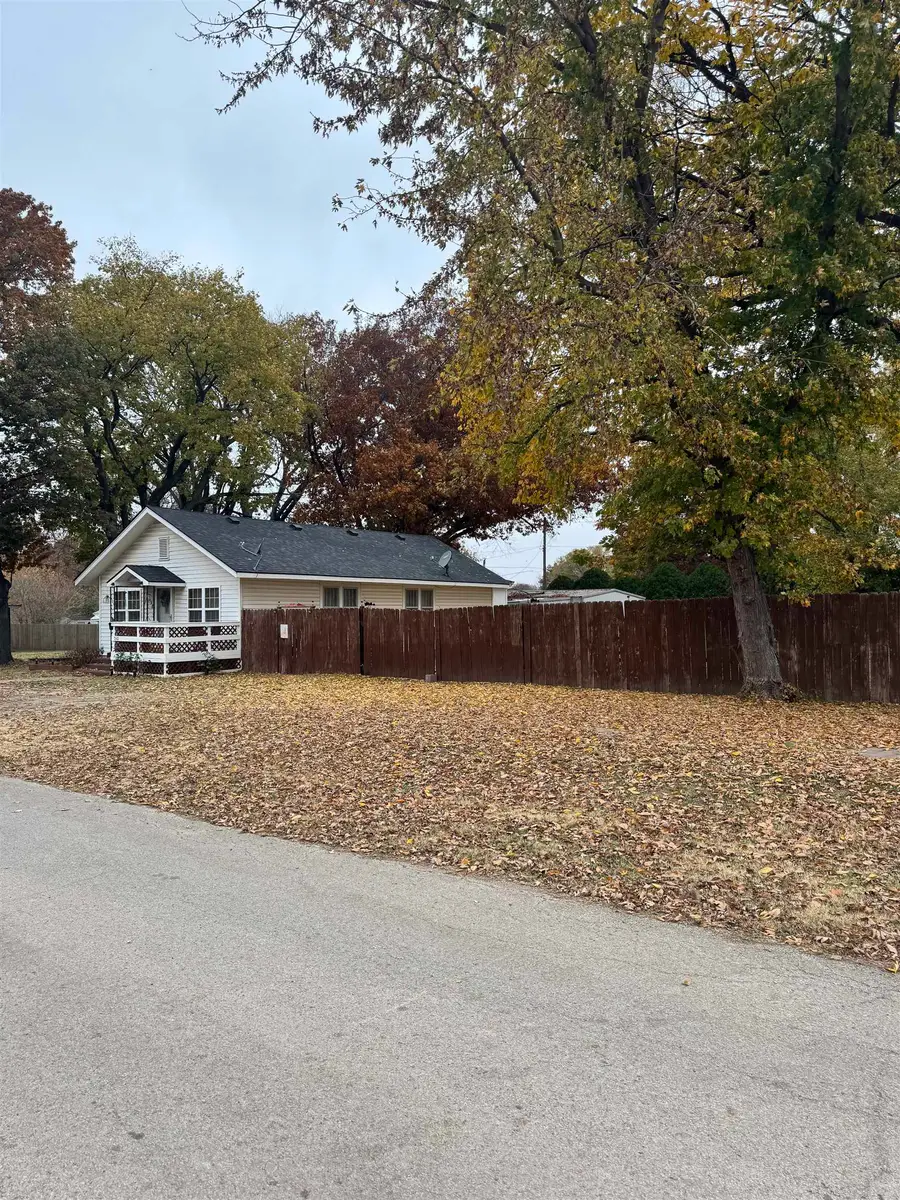 530 W 12th, Newkirk, OK 74647 - Image #2