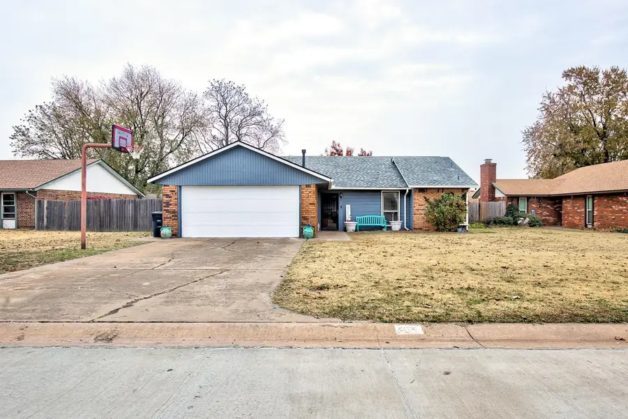 401 Roseanne St, Enid, OK 73703-9999 - Image #3