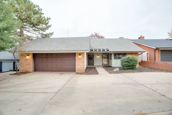 2527 Homestead Rd, Enid, OK 73703