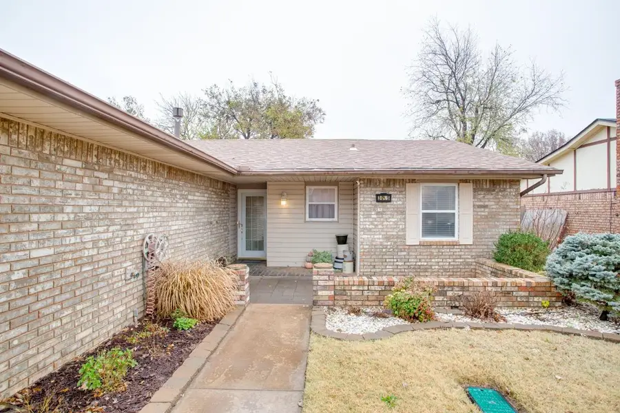 301 S Rimrock Rd, Enid, OK 73703 - Image #3