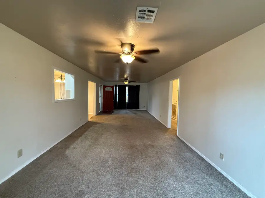 1701 E Oklahoma, Enid, OK 73701-9999 - Image #3