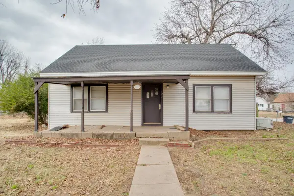 422 Lydell Carr Dr, Enid, OK 73703