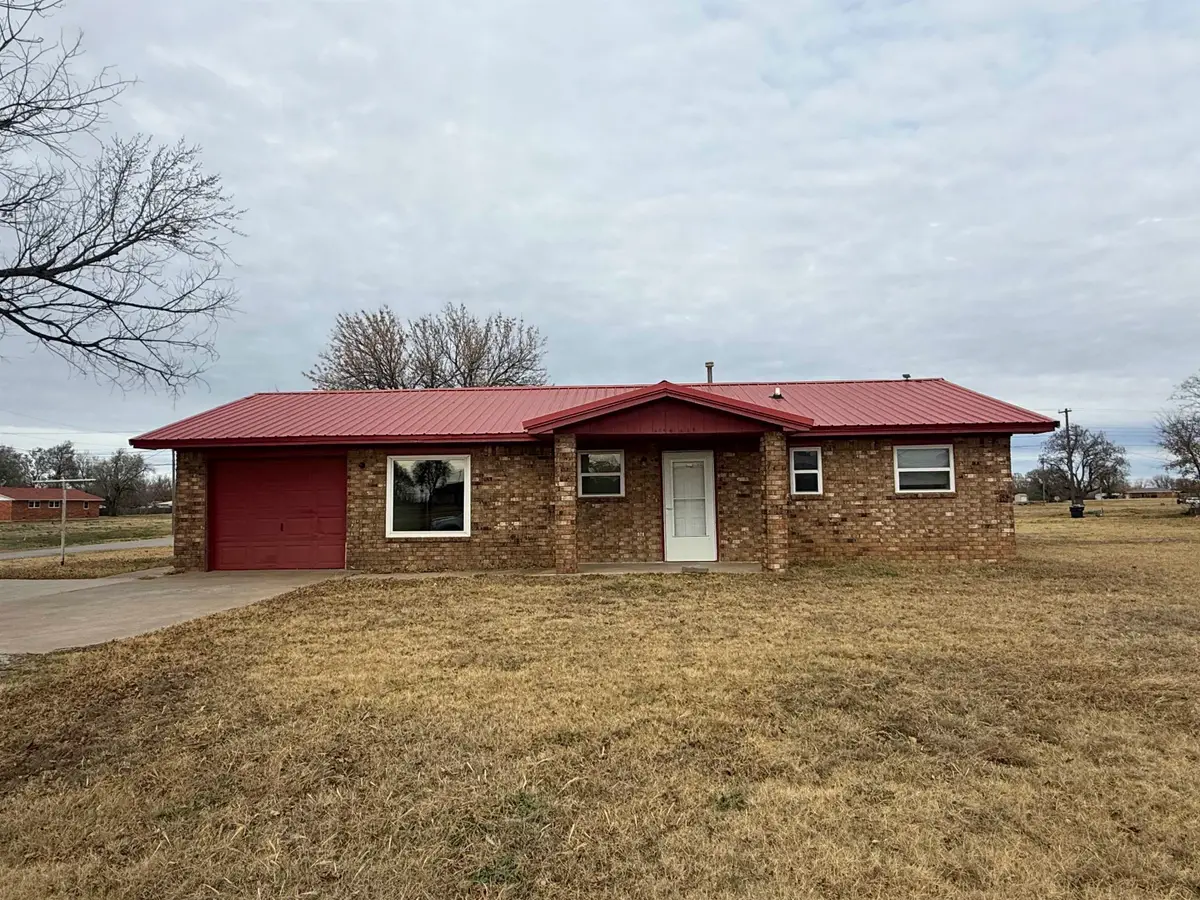 801 E A St, Watonga, OK 73772 - Image #1