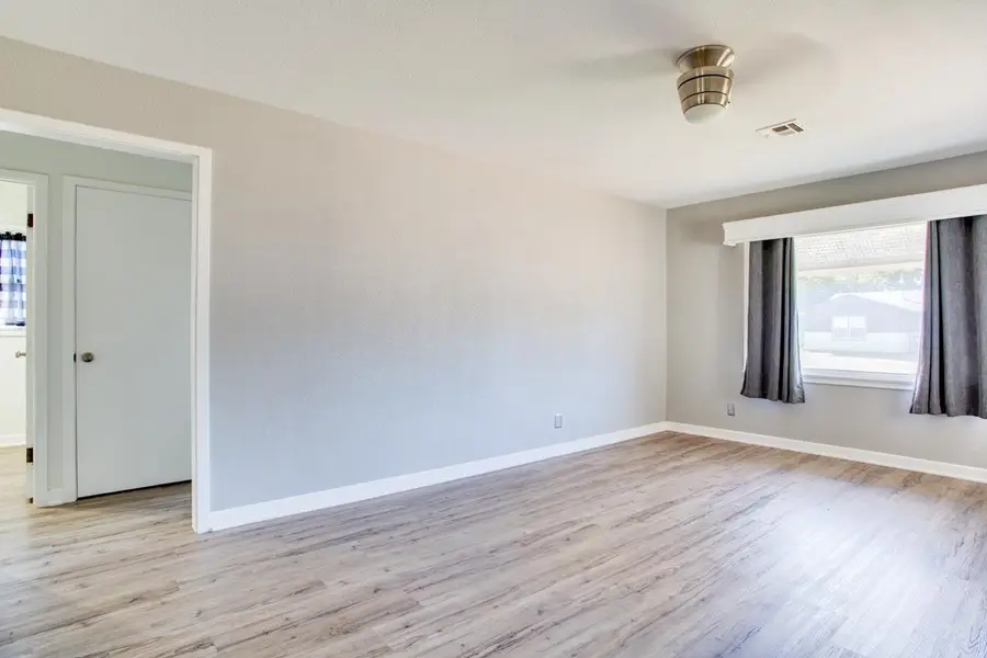 312 E Beech, Enid, OK 73703 - Image #2