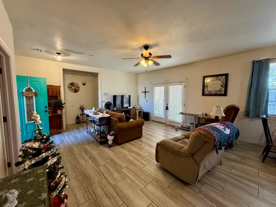 92 Abby Rd, Enid, OK 73701 - Image #3