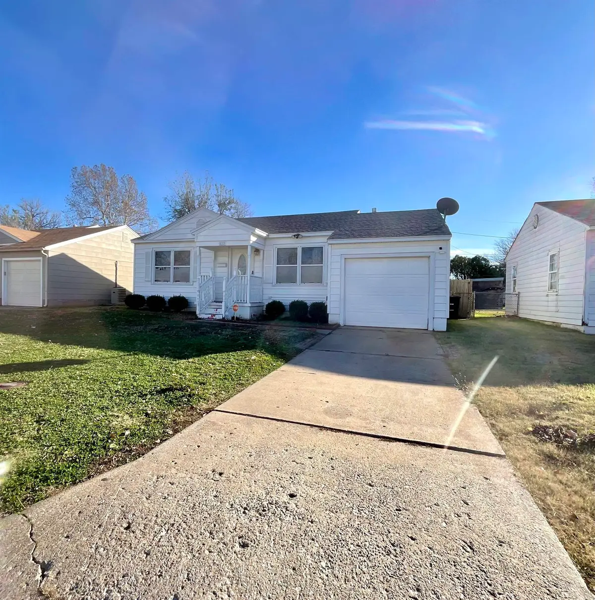 413 W Vine Ave, Enid, OK 73701 - Image #1