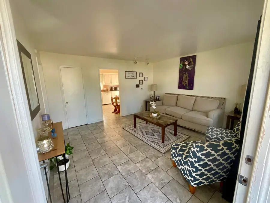 413 W Vine Ave, Enid, OK 73701 - Image #2