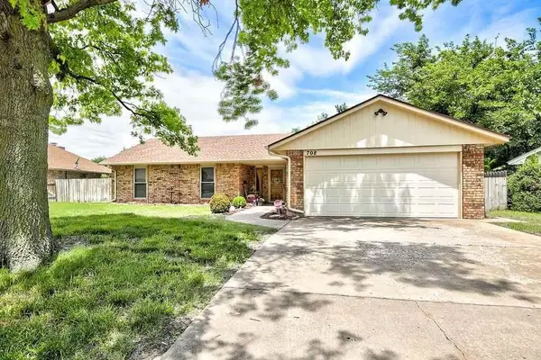 708 Canary, Enid, OK 73703