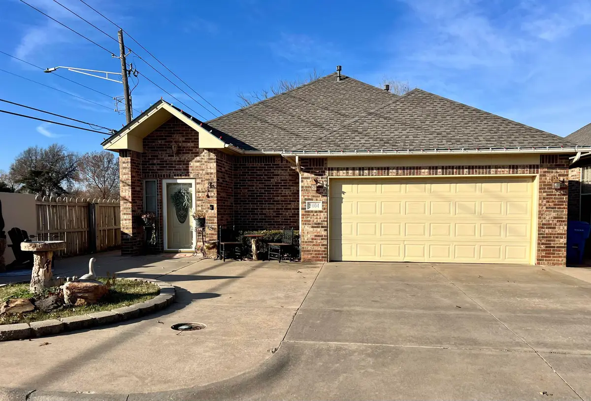 2404 Sleepy Hollow Dr, Enid, OK 73703 - Image #1