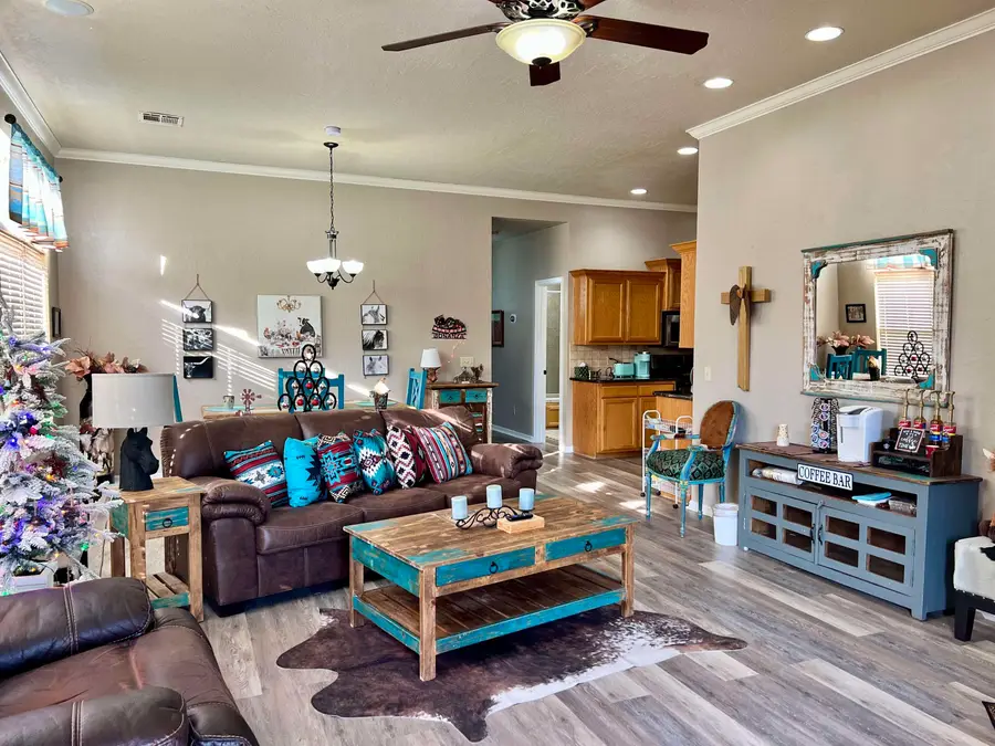 2404 Sleepy Hollow Dr, Enid, OK 73703 - Image #3