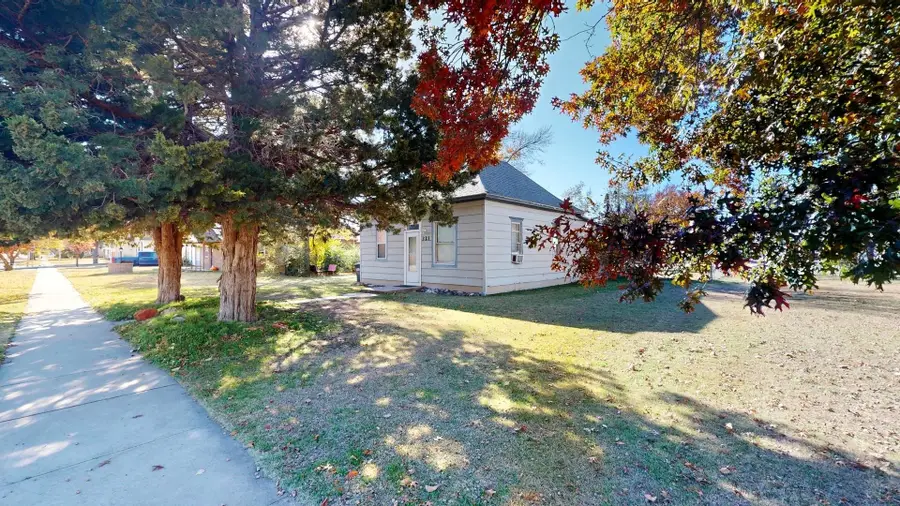 321 N Main St, Mooreland, OK 73852 - Image #2