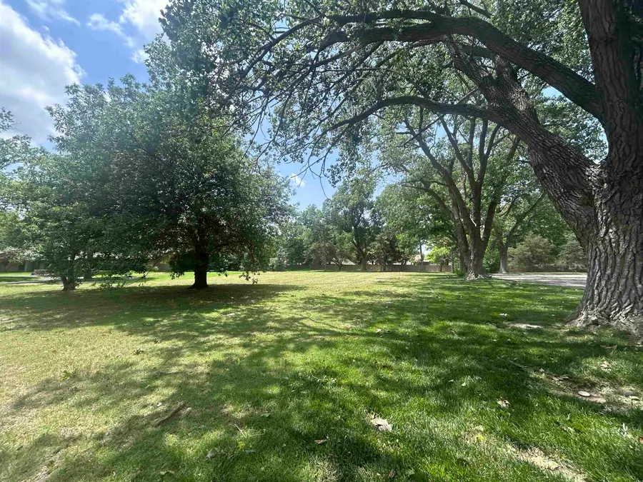 1510 Oakhill Cir, Enid, OK 73703 - Image #2