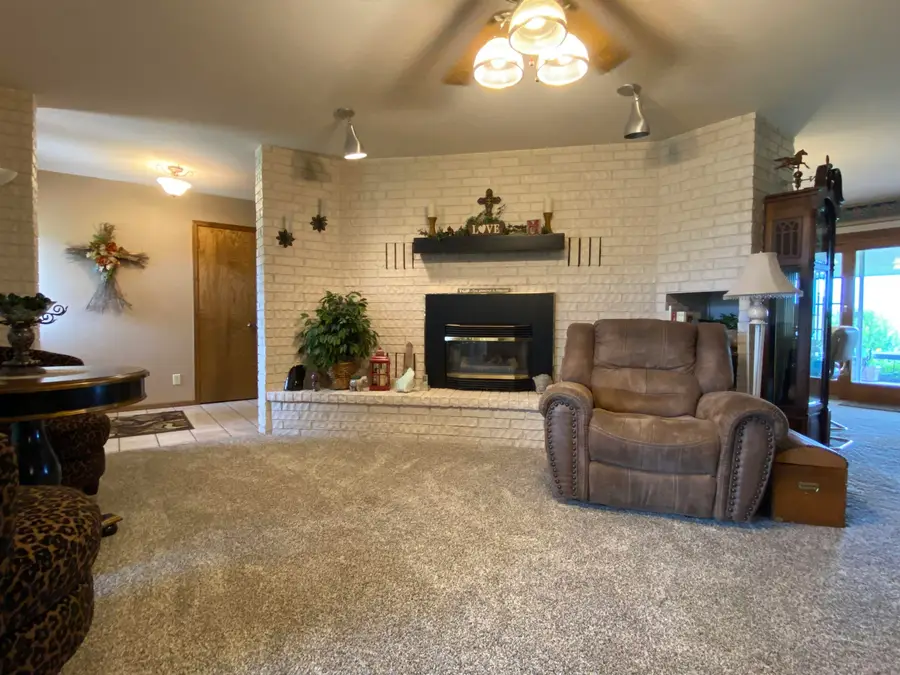 915 N Elm, Mooreland, OK 73852 - #2