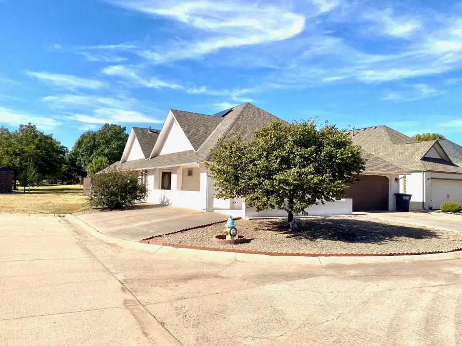 3110 Dans Ct, Enid, OK 73703 - Image #2
