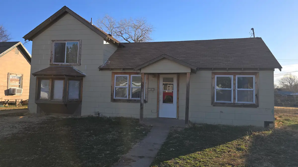 214 N Eleventh Ave, Fairview, OK 73737 - #1