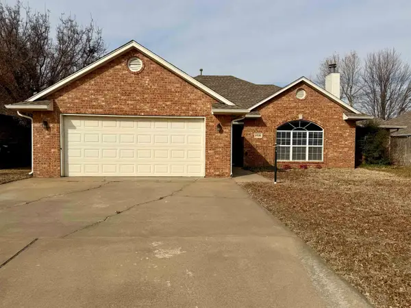 4328 Briar Ridge Rd, Enid, OK 73703