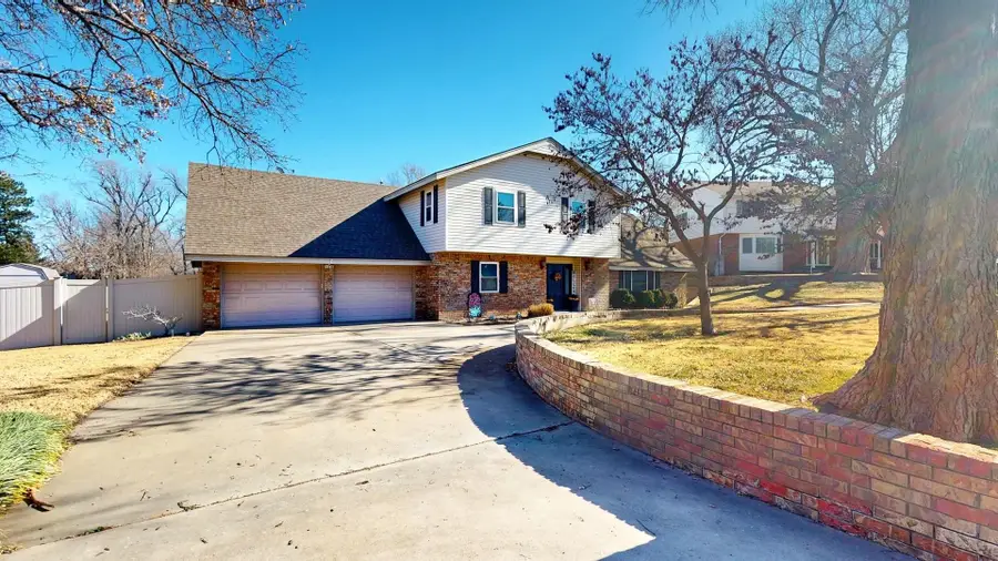 3712 Twisted Oak Lane, Woodward, OK 73801 - Image #3