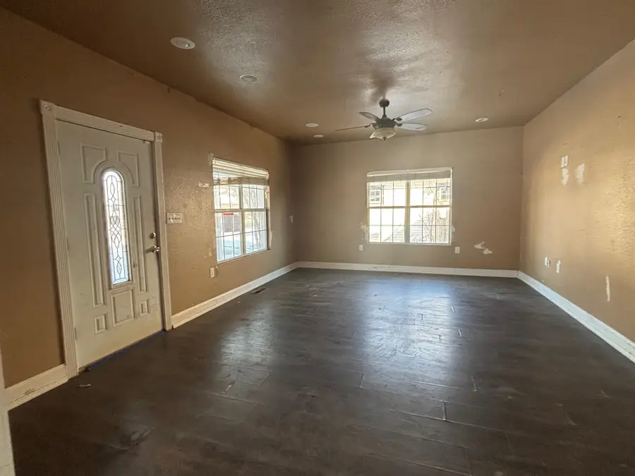 1323 W Oklahoma Ave, Enid, OK 73703 - #3