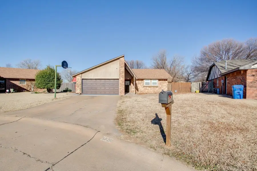5826 Red Rock Cir, Enid, OK 73703 - #2