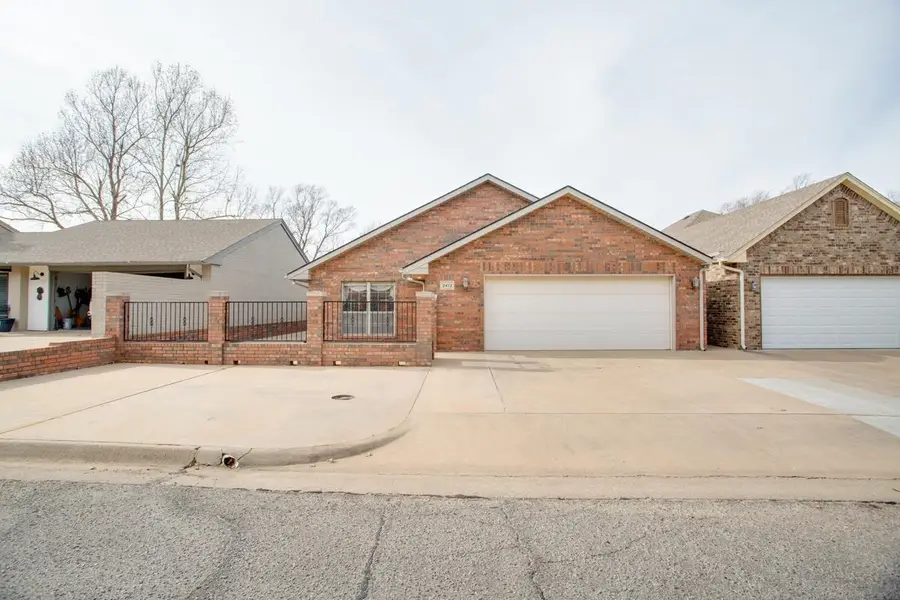 2412 Sleepy Hollow, Enid, OK 73703 - #2