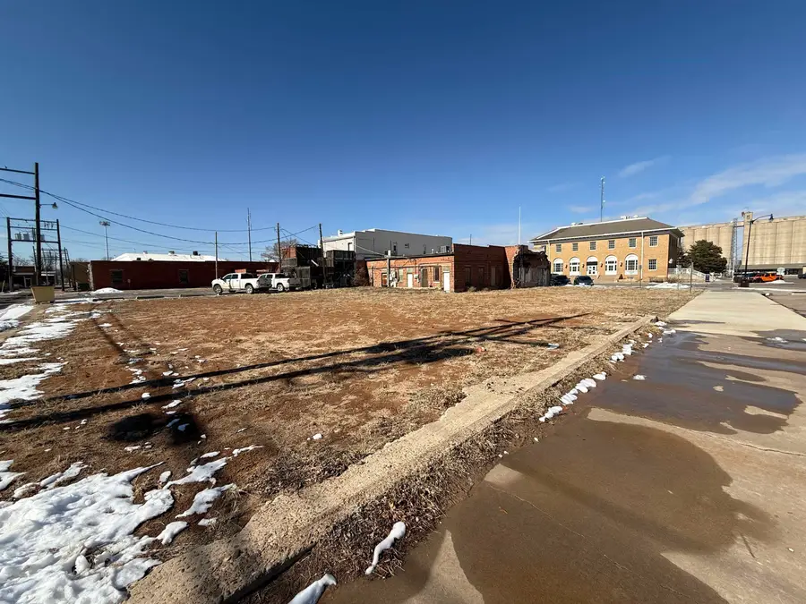 1001 Main St, Woodward, OK 73801 - #2