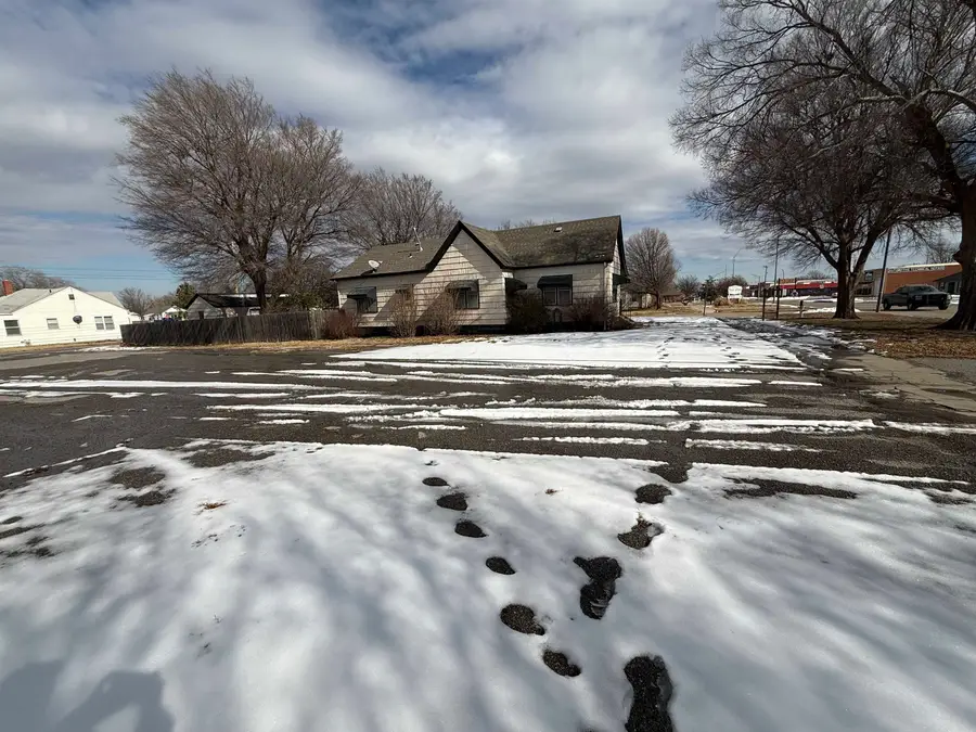 1414 Main St, Woodward, OK 73801 - #3