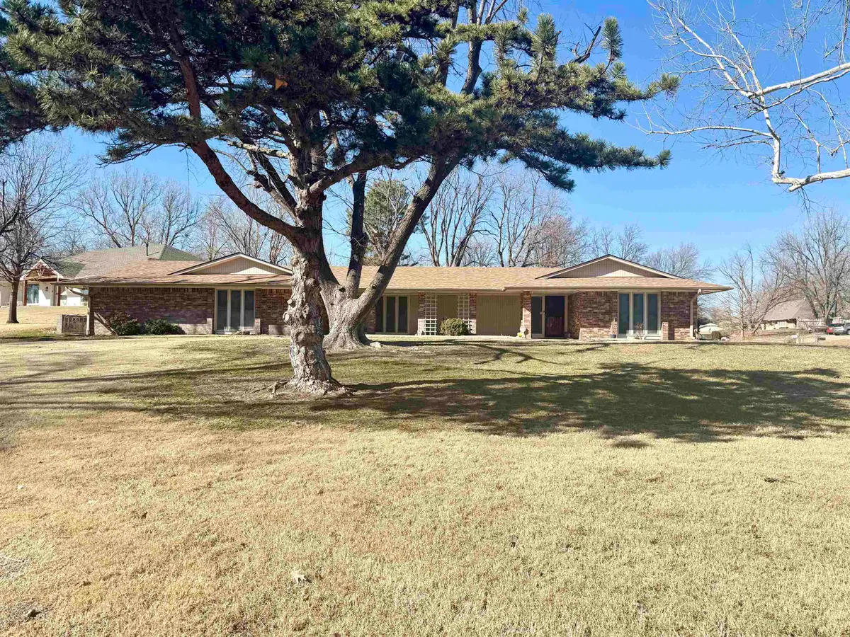 2502 Wildwood Dr, Enid, OK 73703 - #1