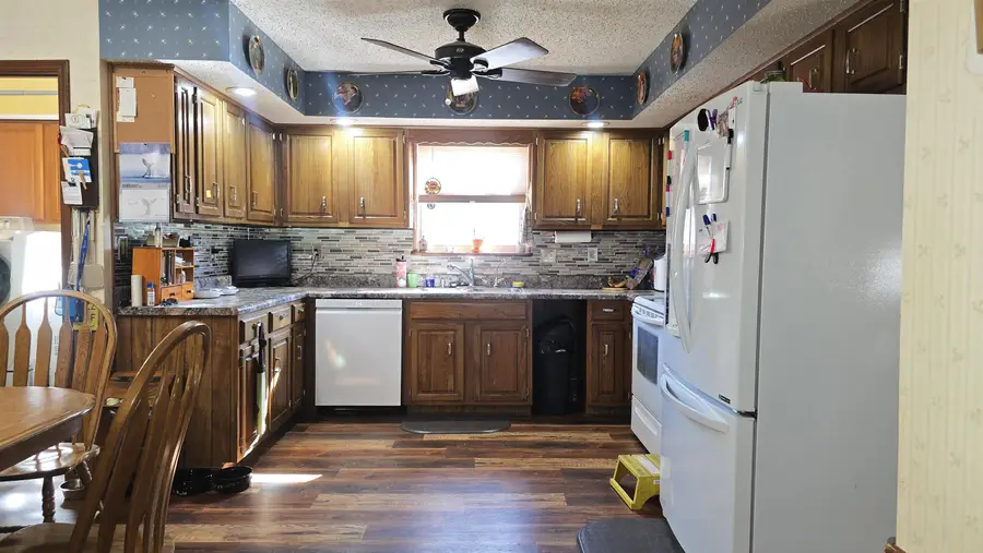 717 Hillcrest Dr, Medford, OK 73759 - Image #3