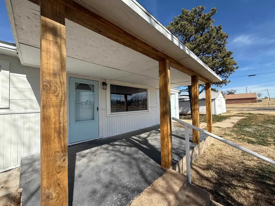 302 E Tenth, Shattuck, OK 73858 - #3