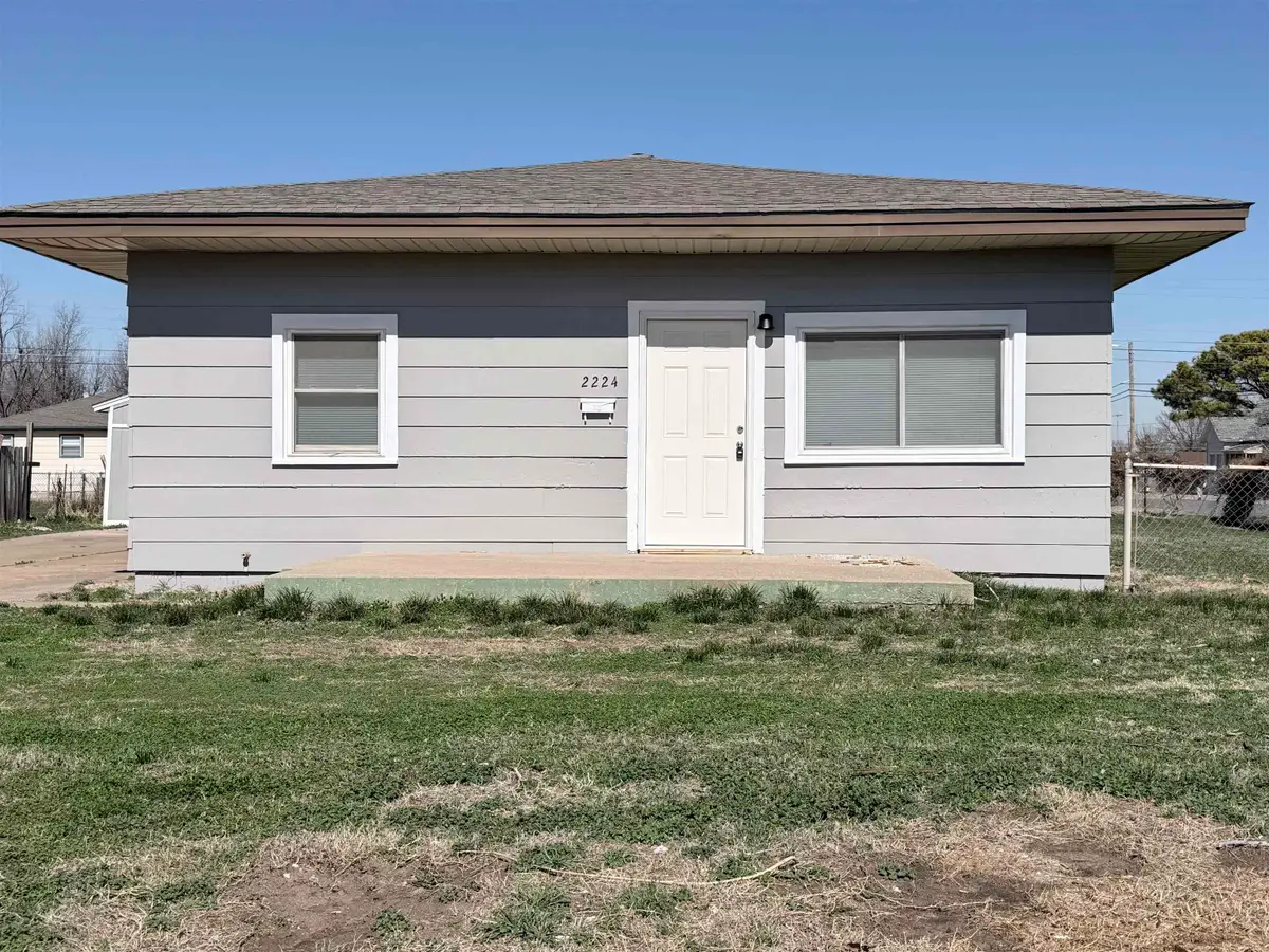 2224 E Pine Ave, Enid, OK 73701 - #1