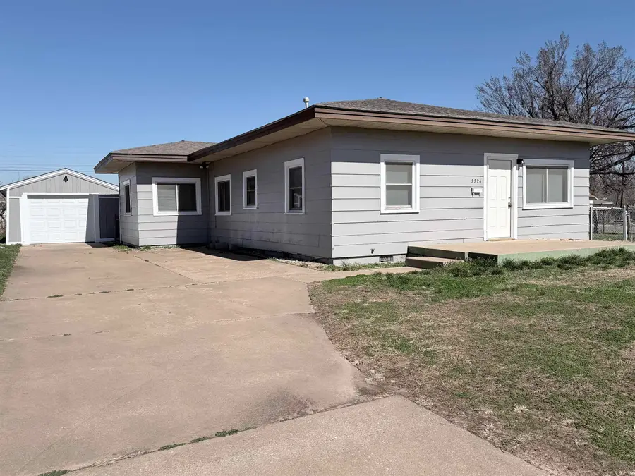 2224 E Pine Ave, Enid, OK 73701 - #3