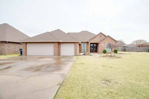 4601 Sunshine Circle, Enid, OK 73703