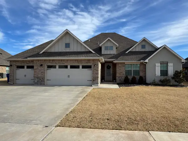 911 Stonebridge Village Drive, Enid, OK 73703