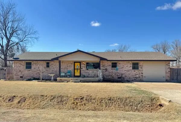 202 N Goltry St, Ames, OK 73718